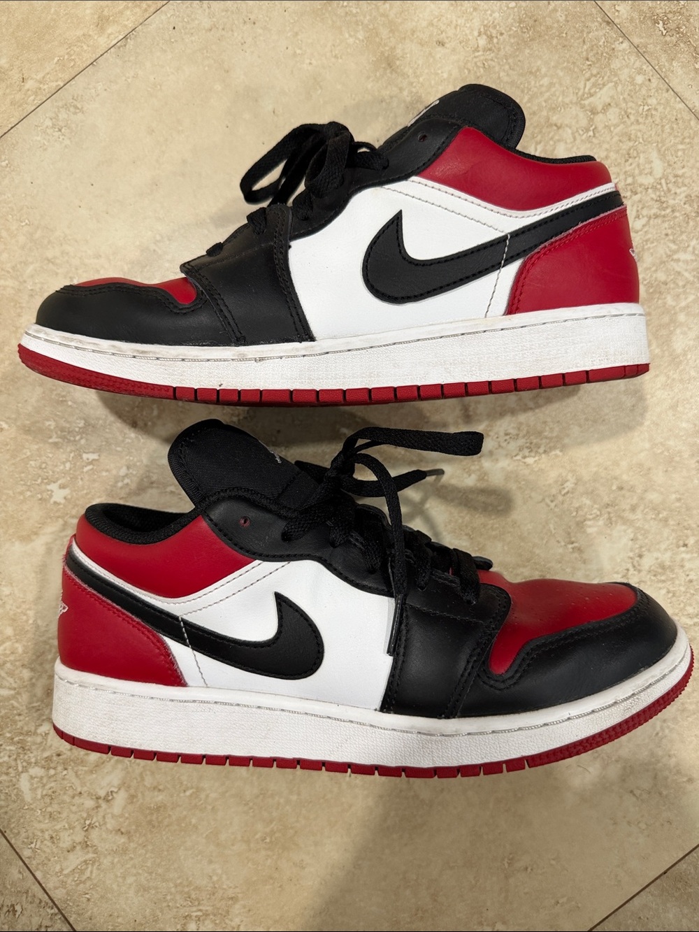 Nike Jordan 1 Low SZ 7 Youth / 553560-612 Red White Chicago